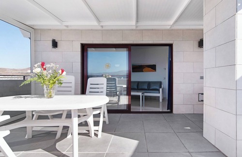 Las Palmas de Gran Canaria Apartment | Apartment “Ático Delux 80” with Sea View, WiFi & Rooftop Terrace