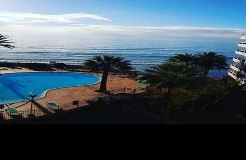 Playa del Aguila Apartment | Apartment next to the sea. Swimming pool. Peace and Tranquility. Wifi.