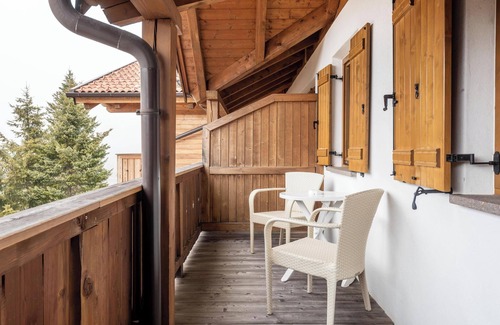 Castelrotto Apartment | Apartment "Ferienparadies Sabina Lärche" in the Nature Reserve directly on the Alpe di Siusi