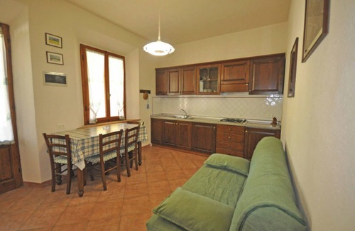 Montecatini Val di Cecina Apartment | Apartment '4' with Shared Pool, Shared Garden and Wi-Fi
