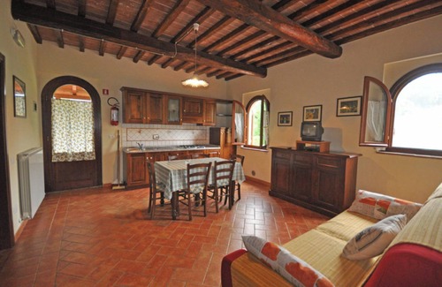 Montecatini Val di Cecina Apartment | Apartment 'Appartamento 6' with Shared Pool, Wi-Fi and Air Conditioning