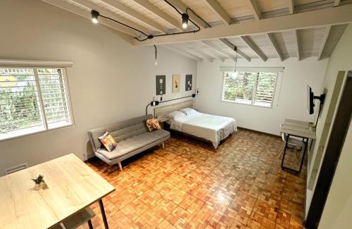 El Poblado Apartment | Apartaestudio amueblado en Poblado FRN106 By Roots Rentals