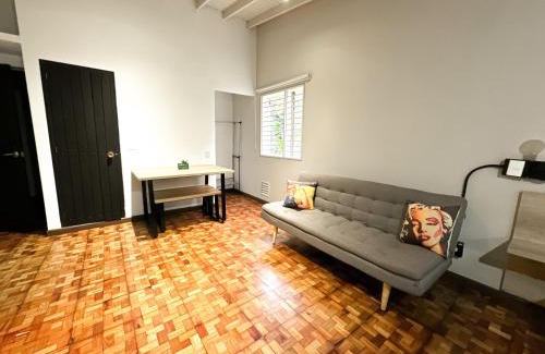 El Poblado Apartment | Apartaestudio amueblado en Poblado FRN106 By Roots Rentals