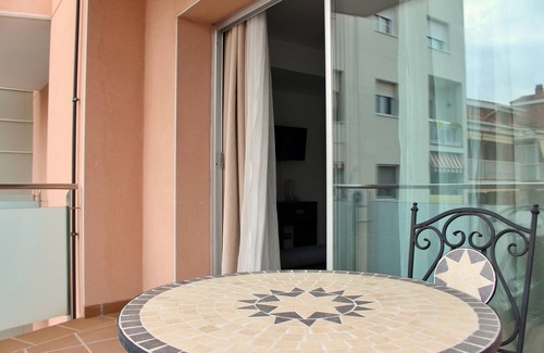 Castelldefels Apartment | Apartahotel Centric