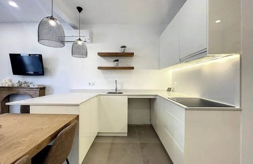 Carvoeira Apartment | Apartamento 2 quartos, varanda ,ar condicionado