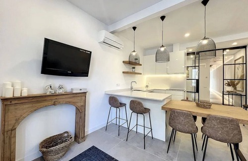 Carvoeira Apartment | Apartamento 2 quartos, varanda ,ar condicionado
