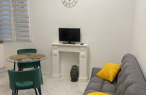 Pacifico Apartment | Apartamento Acogedor Nuevo y Moderno, a 5 min del Parque El Retiro y Atocha