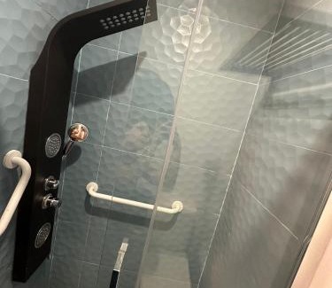 Santa Iria de Azoia Apartment | Apartamento com suíte e jacuzzi