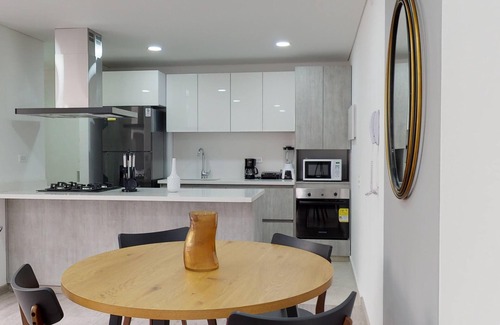 Calle 100 Apartment | Apartamento con Balcón y Vista Panorámica Desde las Habitaciones