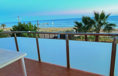 Pineda de Mar Apartment | Apartamento con vistas al mar y piscina