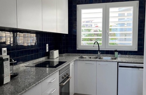 Grau i Platja Apartment | Apartamento en Primera Línea de Playa