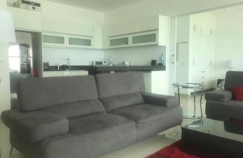 Ferrocarrilera Apartment | Apartamento en torre M con vista al mar