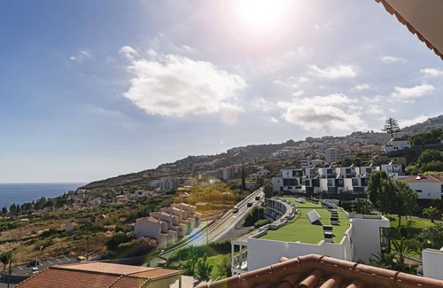 Canico Apartment | Apartamento espaçoso com piscina e vista mar, Caniço VI