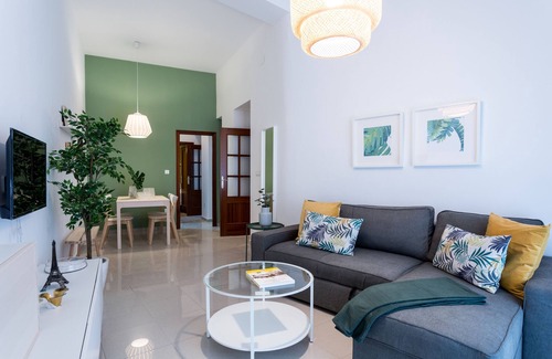 Encarnacion-Regina Apartment | Apartamento familiar en calle Gerona.
