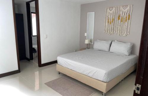 Suramericana Apartment | Apartamento familiar laureles 203