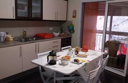 Canico Apartment | Apartamento Jade - 1 bedroom apartment sleeps 3