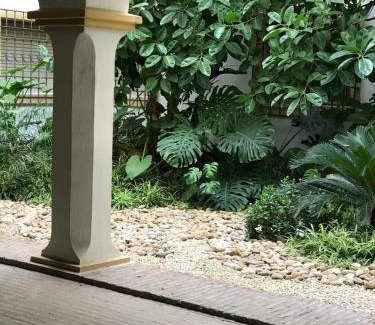 San Miguel-Capuchinos Apartment | Apartamento las doblas , parking gratis