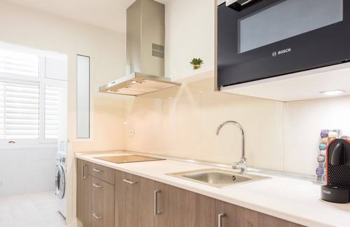 Quintana Apartment | Apartamento Madrid con Piscina en Verano ( Arturo Soria II )
