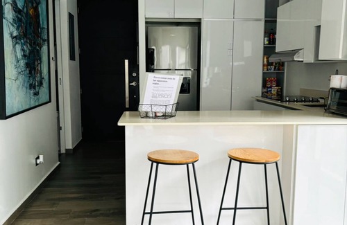 Zona 16 Apartment | Apartamento moderno remodelado limpio área Cayalá/Embajada USA/Explanada/UValle