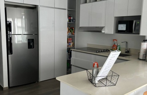 Zona 16 Apartment | Apartamento moderno remodelado limpio área Cayalá/Embajada USA/Explanada/UValle
