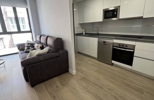 Adelfas Apartment | Apartamento Nuevo Línea 1 Metro Comunicado