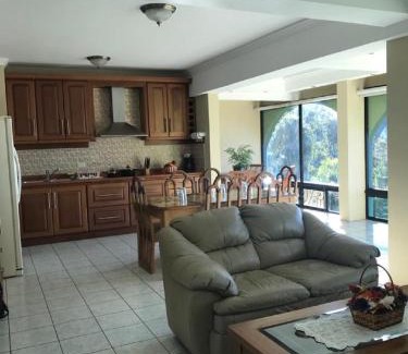Panajachel Apartment | Apartamento Torres de Atitlan