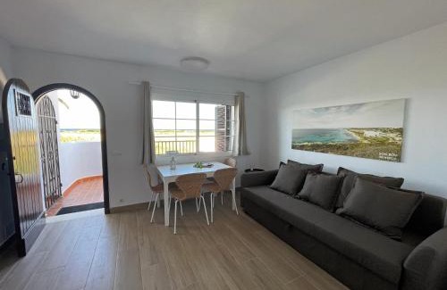 Son Bou Apartment | Apartamento Trini en Son Bou, frente al mar, perfecto para vacaciones