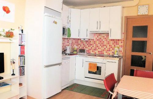 San Bartolome Apartment | Apartamento Verde, tranquilo, 2 D, Parking Opcional