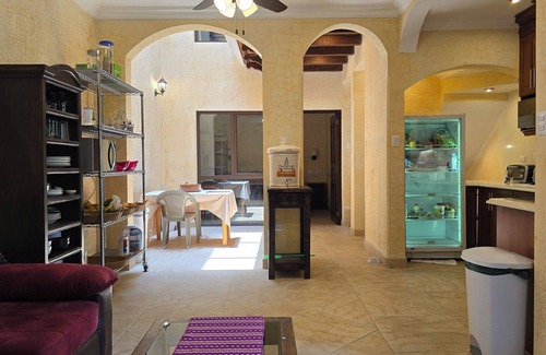 Antigua Guatemala Apartment | APARTAMENTOS LOS NAZARENOS ROOM 8-2 - swimming pool, jacuzzi and gym