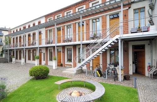 Brandenburg an der Havel Apartment | Apartment am Wasser mit Hausfloß und Sauna zur Dauermiete