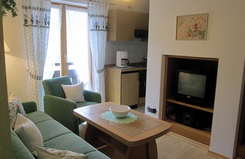 Ramsau Apartment | Apartment no. 2, 1-2 persons, 39 sqm, shower/WC, balcony, TV, 1 bedroom, non-smoking
