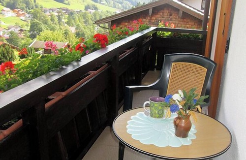 Ramsau Apartment | Apartment no. 2, 1-2 persons, 39 sqm, shower/WC, balcony, TV, 1 bedroom, non-smoking