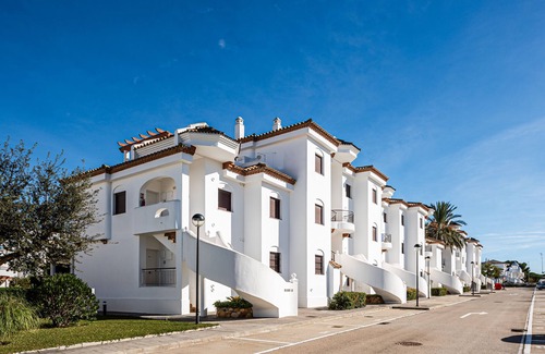 Poblado de Sancti Petri Apartment | Apartment with excellent views of swimming pools and gardens near La Barrosa