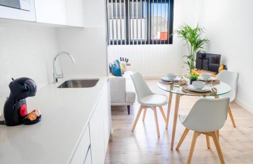 Las Palmas de Gran Canaria Apartment | Apartment Abora with Pool, Gym and Free Parking
