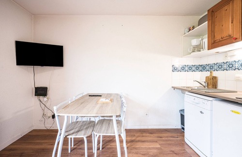 Montgellafrey Apartment | Apartment 'Bds1 37 4/5 Sleeps' with Mountain View, Balcony and Wi-Fi