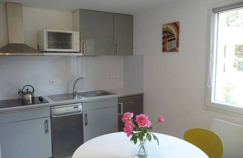 Saint-Georges-de-Didonne Apartment | Apartment T2 (2 *) in villa with swimming pool, walking distance to the beach