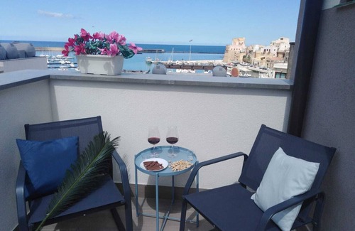 Castellammare del Golfo House | Apartment with Terrace with wonderful view of the gulf and the Castle