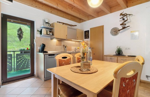 Bad Peterstal-Griesbach Apartment | Apartment 'Bergpanorama' with Mountain View, Shared Garden and Wi-Fi