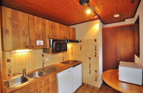 La Chapelle-d'Abondance Apartment | Apartment 'Les Cornettes De Bise' with Mountain View and Balcony