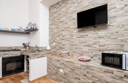 Santa Teresa di Gallura Apartment | Apartment "Valentina" with Sea View, Private Balcony, Wi-Fi & Private Courtyard