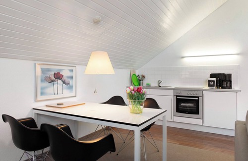 Immenstaad am Bodensee Apartment | Apartment 'Studio, 1-Zimmer-Fewo' with Shared Garden, Balcony and Wi-Fi