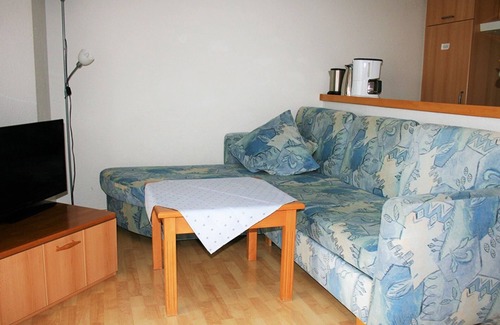 Immenstaad am Bodensee Apartment | Apartment 'Typ B 16' with Lake View, Shared Garden and Wi-Fi
