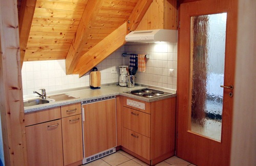 Immenstaad am Bodensee Apartment | Apartment 'Typ B 25' with Lake View, Shared Garden and Wi-Fi
