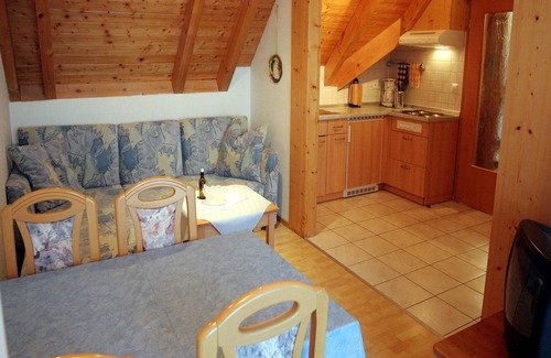 Immenstaad am Bodensee Apartment | Apartment 'Typ B 25' with Lake View, Shared Garden and Wi-Fi