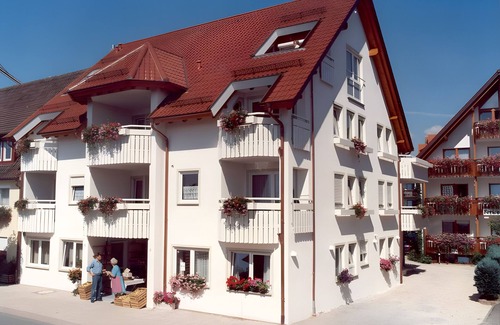Immenstaad am Bodensee Apartment | Apartment 'Typ C 01' with Lake View, Shared Garden and Wi-Fi