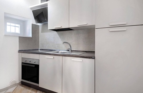 Castiglione Chiavarese Apartment | Apartment 'Ca' Rondine' with Sea View, Wi-Fi and Air Conditioning