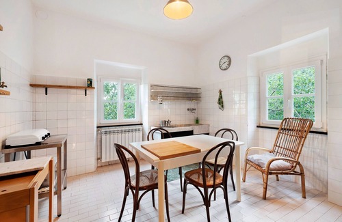 Castiglione Chiavarese Apartment | Apartment 'Casetta' with Mountain View and Shared Garden