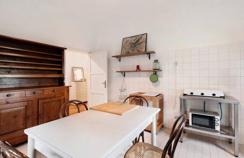 Castiglione Chiavarese Apartment | Apartment 'Casetta' with Mountain View and Shared Garden