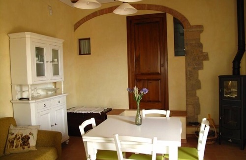 Gambassi Terme Apartment | Apartment With Garden In Ancient Borgo With Pool Near San Gimignano