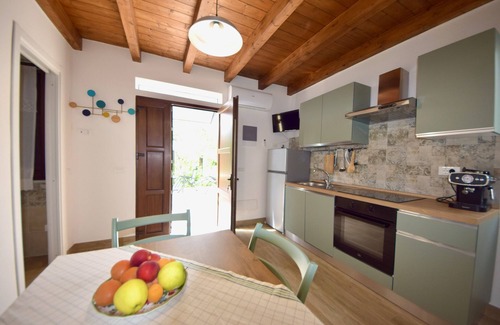 Santo Stefano di Magra Apartment | Apartment 'Casa Di Greta E Francesca 3' with Shared Garden, Wi-Fi and Air Conditioning